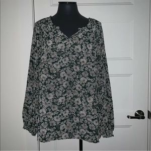 Women’s M CABI 3765 Fall 2019 Boho Green Floral Peasant V-Neck Blouse NWOT